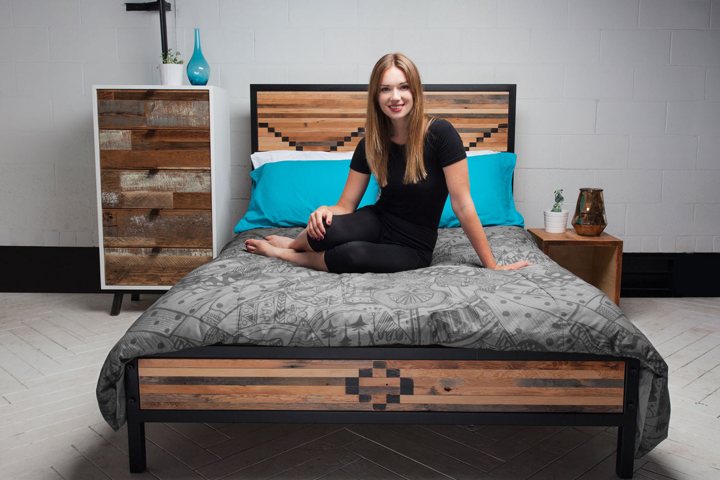 Artist Ola Volo with Ola Volo Sleep Set | bedface