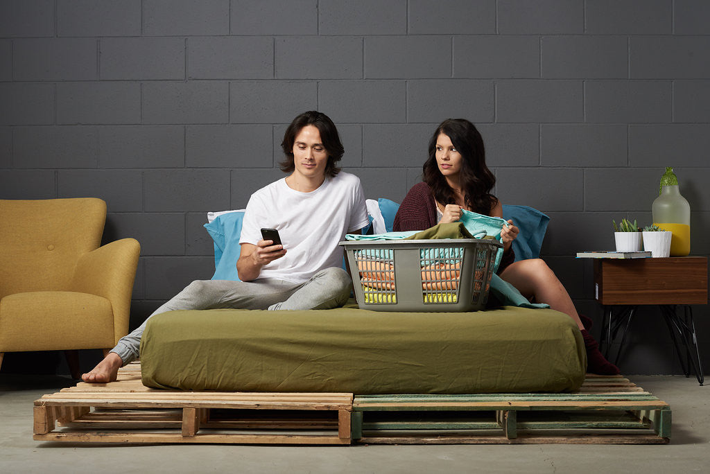 fitted sheet | commando olive | pallet bed couple | bedface