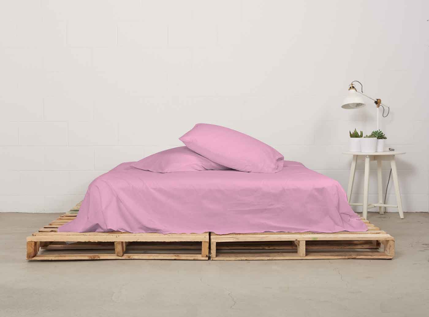 flat sheet | powder pink | pallet bed | bedface