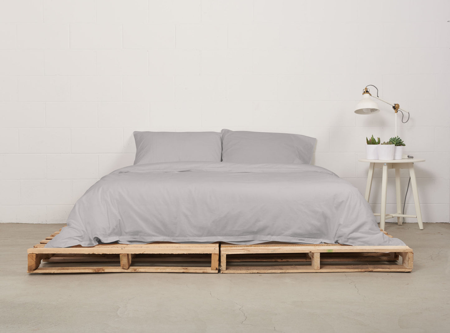 duvet cover | feather grey | pallet bed | bedface