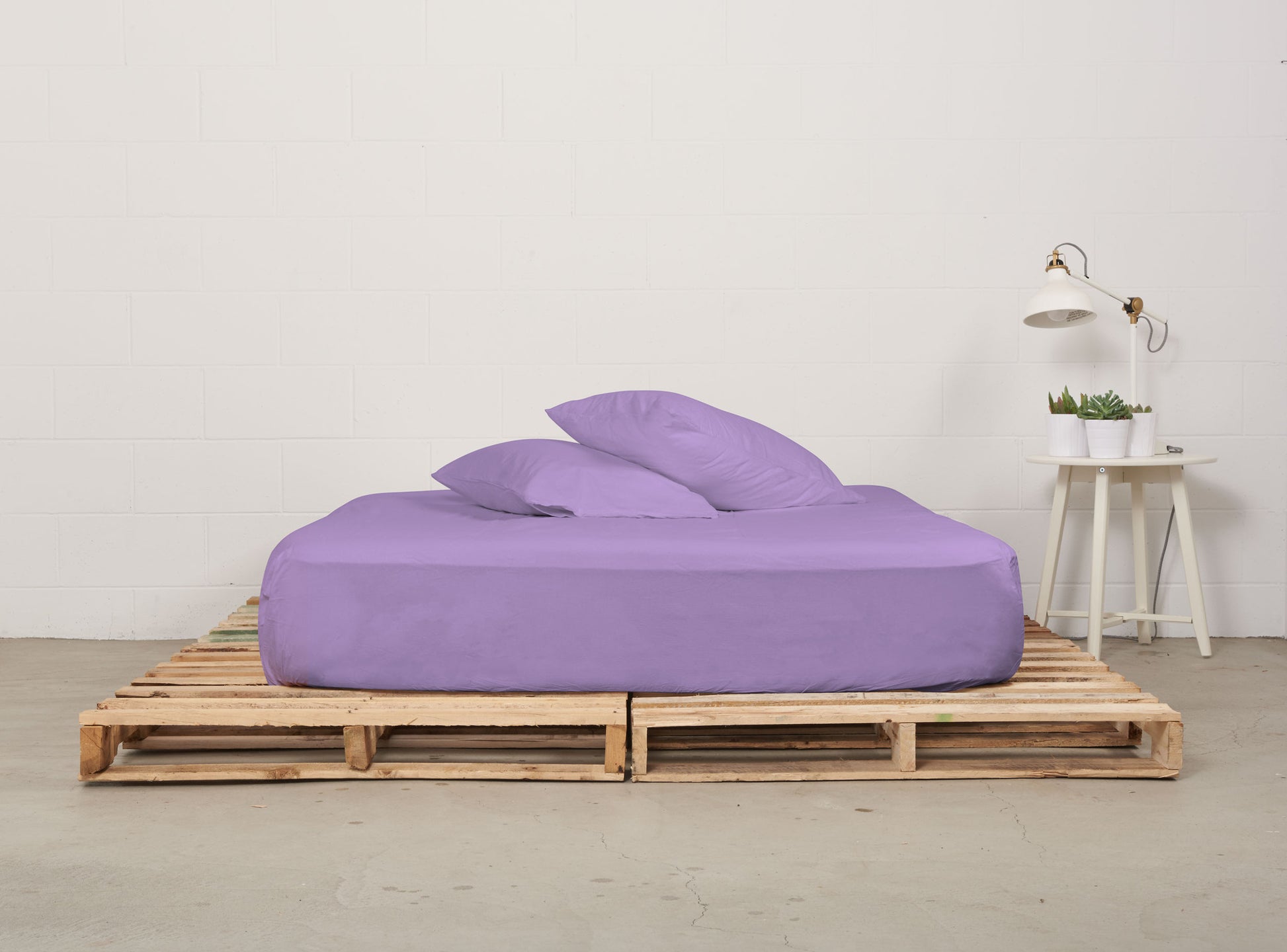 fitted sheet | dreamy violet | pallet bed | bedface