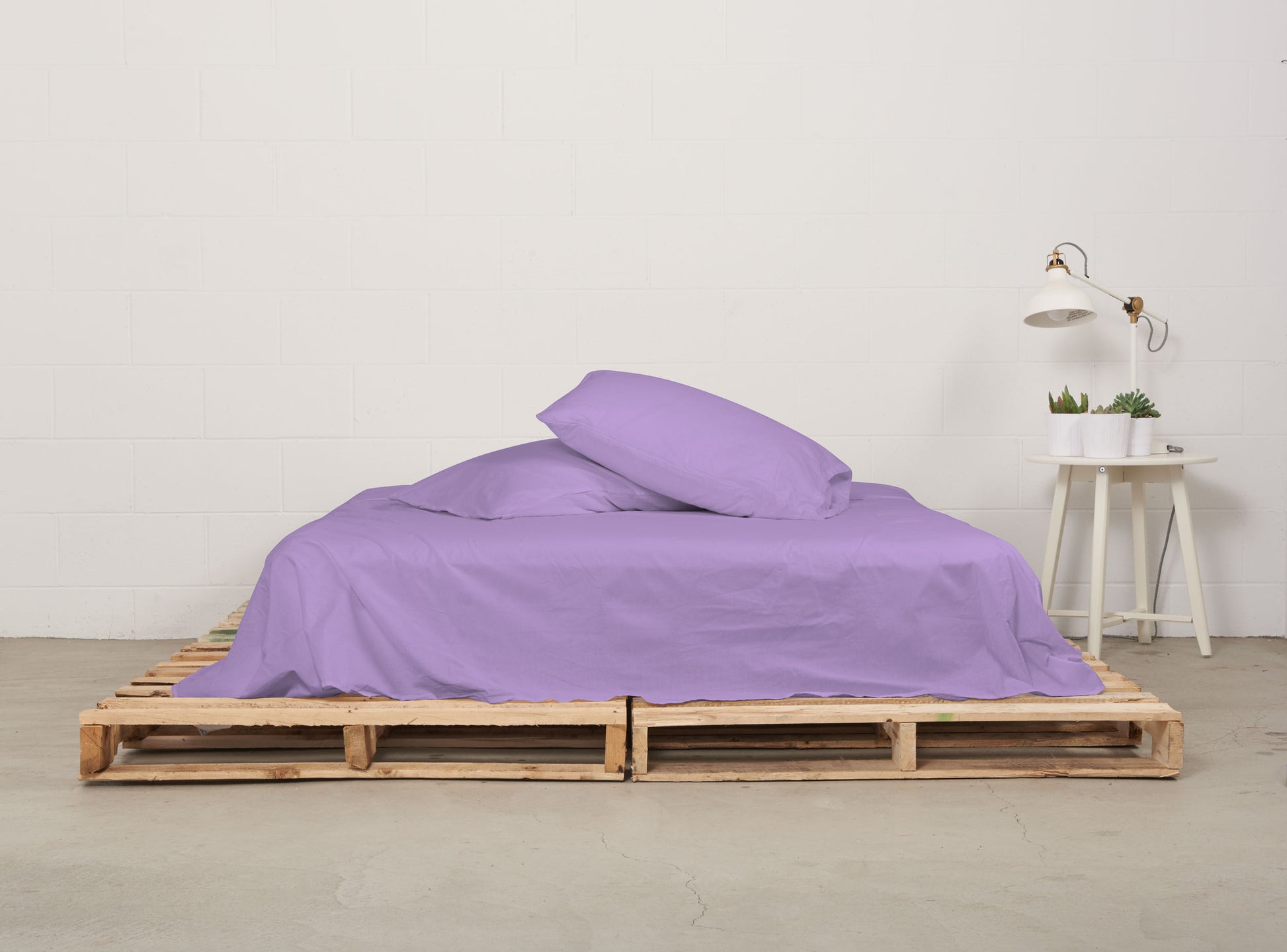 flat sheet | dreamy violet | pallet bed | bedface