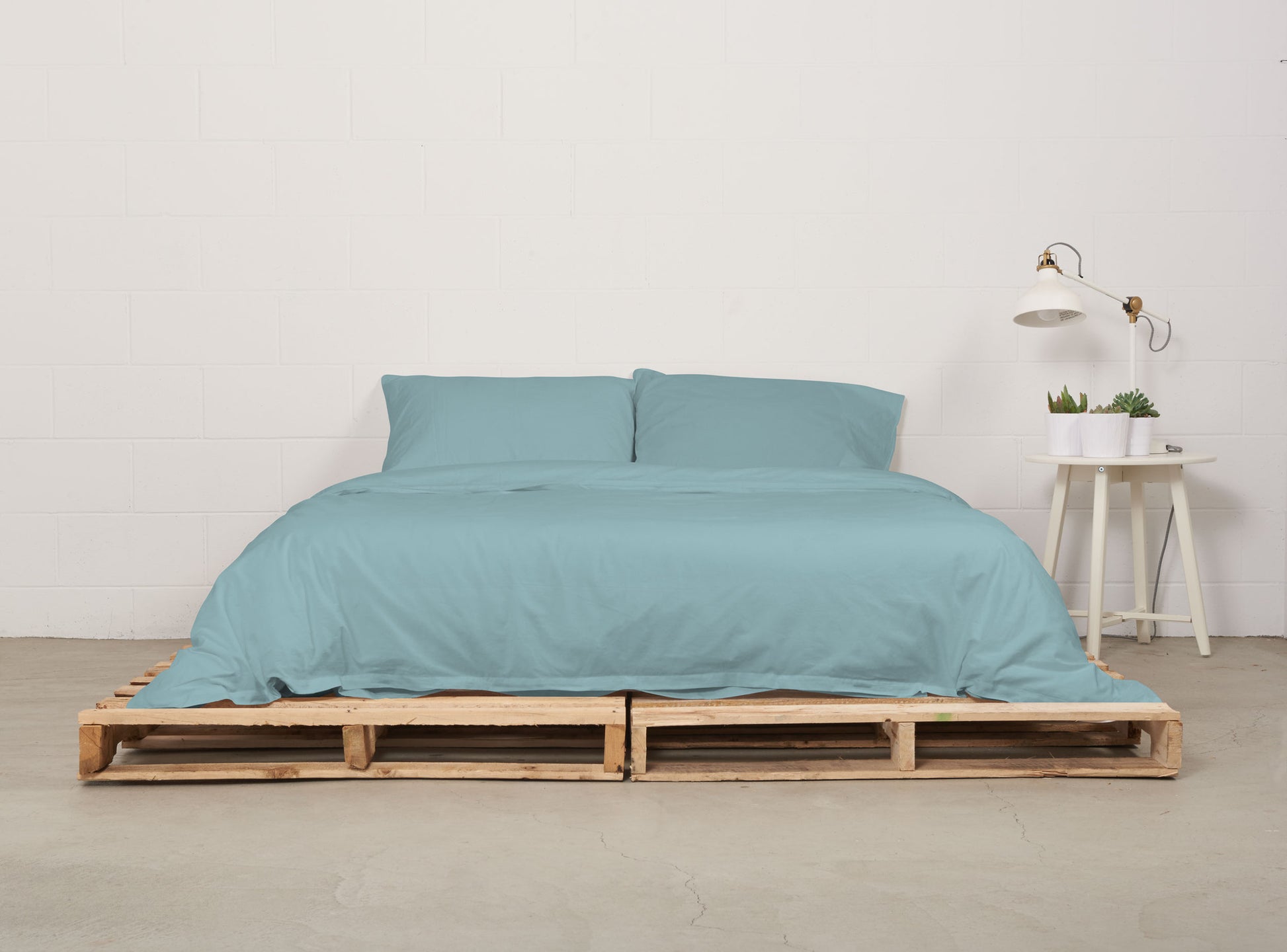 duvet cover | seabreeze teal | pallet bed | bedface