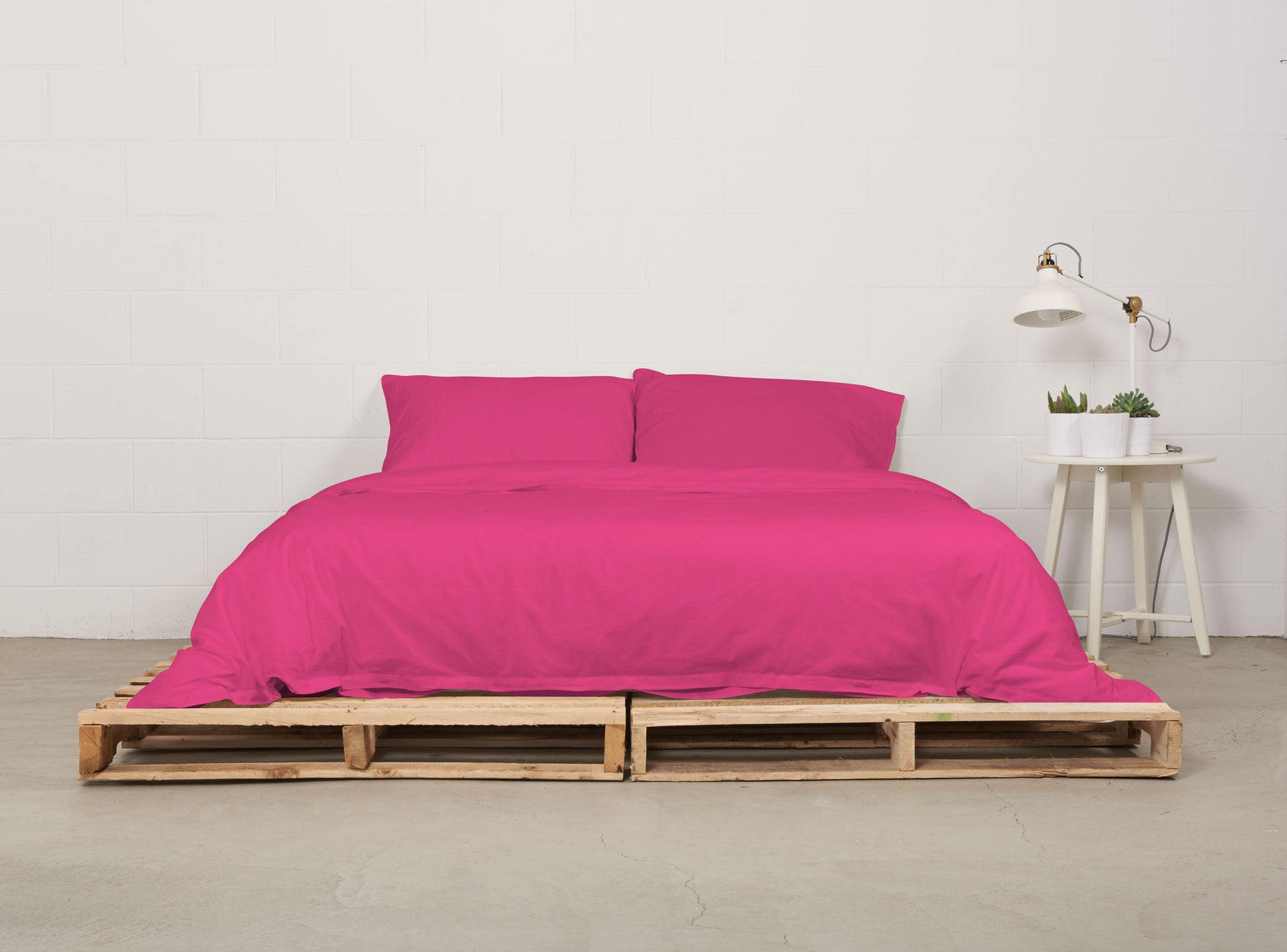 duvet cover | electric pink | pallet bed | bedface